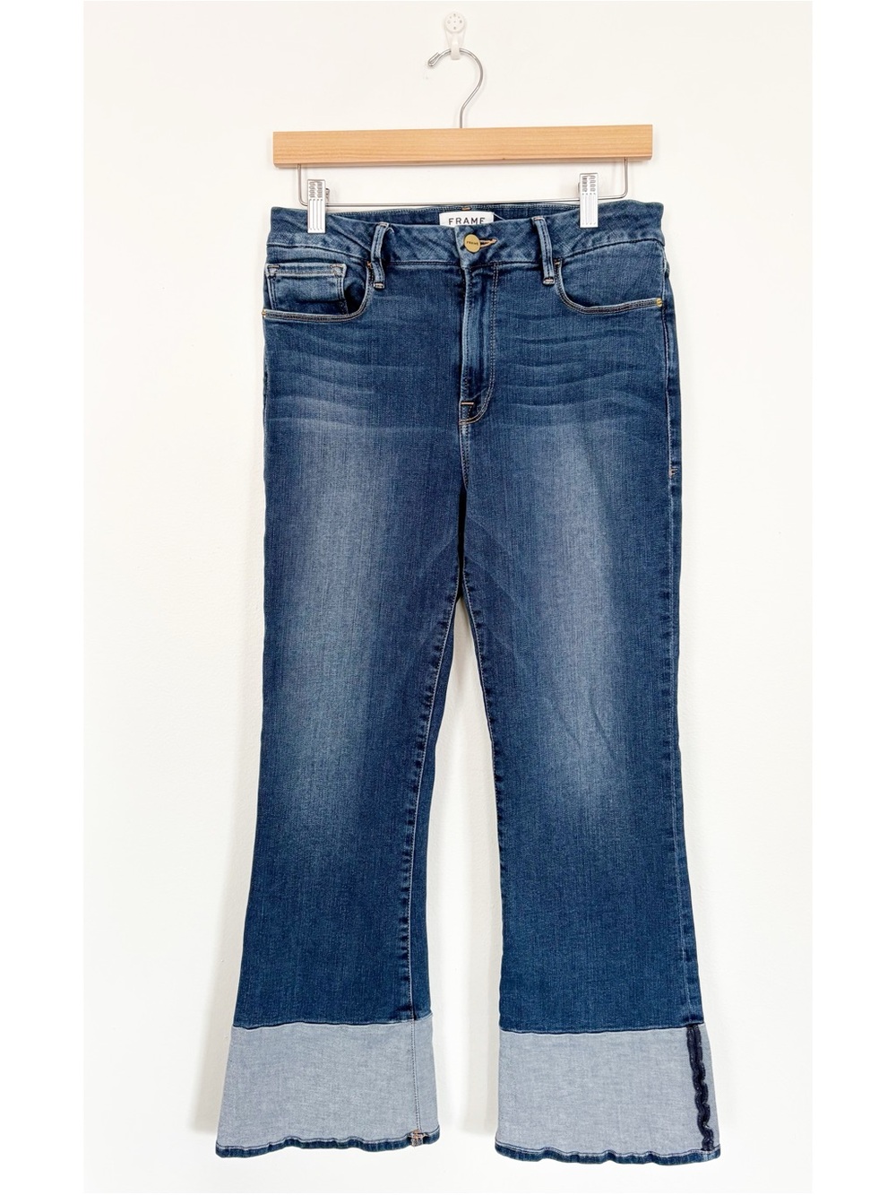 FRAME || Le Cropโ Mini Boot Reverse Overlock Cuff Jeans in Clifton Blue 30